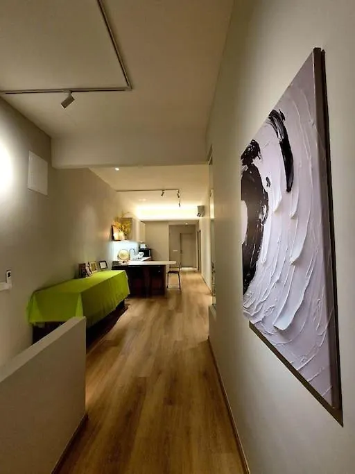 Luxury Signature Suite 5R3B 11 Pax At 90 Degree Alma, Букит-Мертаджам