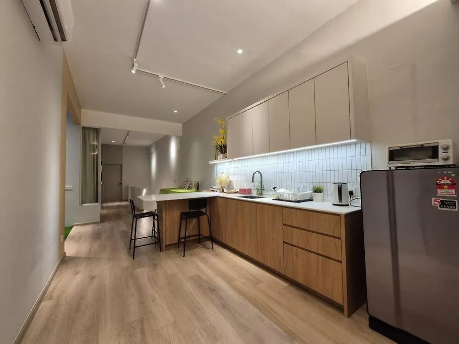 Luxury Signature Suite 5R3B 11 Pax At 90 Degree Alma, Букит-Мертаджам 0*,  Малайзия