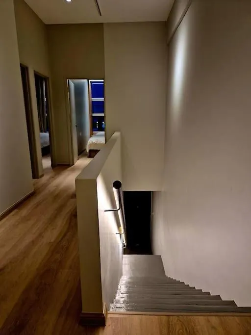 Luxury Signature Suite 5R3B 11 Pax At 90 Degree Alma, Букит-Мертаджам 0*,