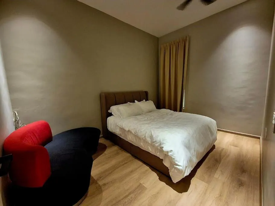 Luxury Signature Suite 5R3B 11 Pax At 90 Degree Alma, Букит-Мертаджам 0*,  Малайзия