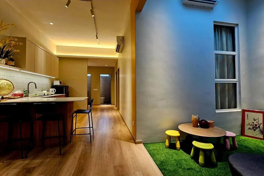 Luxury Signature Suite 5R3B 11 Pax At 90 Degree Alma, Bukit Mertajam